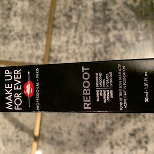 MAKEUP FOREVER REBOOT FOUNDATION Shade Y503